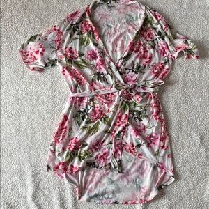 Show me your Mumu short sleeve robe with pink carnations